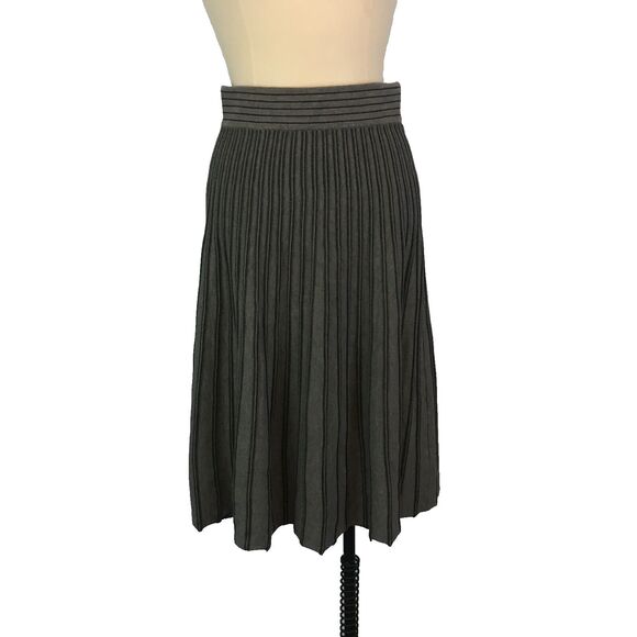 Max Studio Womens Gray Black Striped Knit Flare Skirt, sz M,‎ 28-32 Waist - Picture 1 of 7